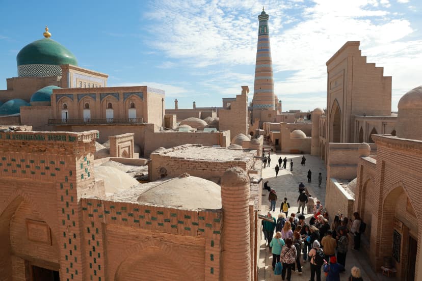 🕌 Islam Khoja Minaret and Madrasa – The History Painted on Khiva’s Sky